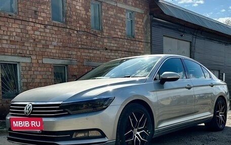 Volkswagen Passat B8 рестайлинг, 2015 год, 1 690 000 рублей, 2 фотография