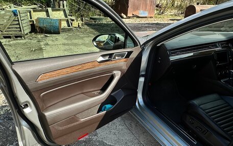 Volkswagen Passat B8 рестайлинг, 2015 год, 1 690 000 рублей, 17 фотография
