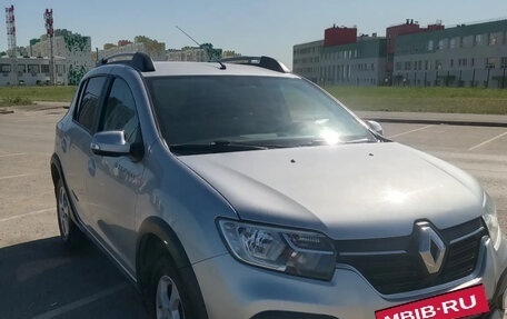 Renault Sandero II рестайлинг, 2021 год, 1 350 000 рублей, 2 фотография