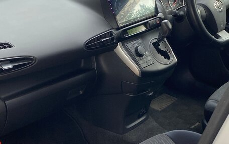 Toyota Wish II, 2012 год, 1 290 000 рублей, 8 фотография