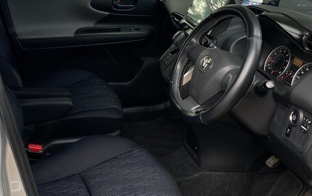 Toyota Wish II, 2012 год, 1 290 000 рублей, 15 фотография