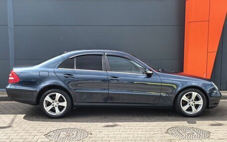 Mercedes-Benz E-Класс, 2003 год, 799 000 рублей, 3 фотография