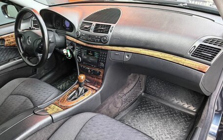 Mercedes-Benz E-Класс, 2003 год, 799 000 рублей, 10 фотография