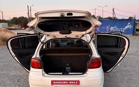 Toyota Vitz, 2002 год, 330 000 рублей, 4 фотография
