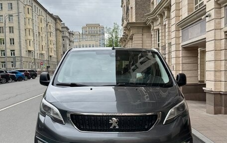 Peugeot Traveller I, 2021 год, 3 050 000 рублей, 2 фотография