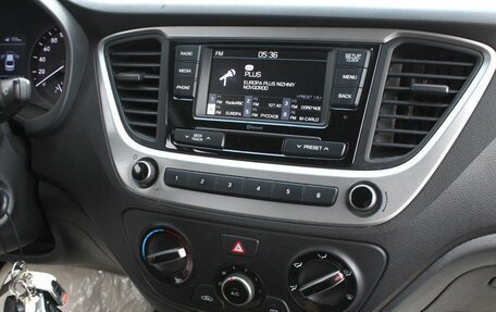 Hyundai Solaris II рестайлинг, 2017 год, 1 370 000 рублей, 18 фотография