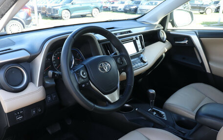 Toyota RAV4, 2014 год, 1 700 000 рублей, 14 фотография