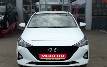 Hyundai Solaris II рестайлинг, 2021 год, 1 670 000 рублей, 2 фотография