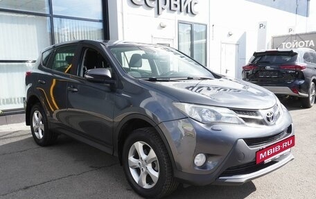 Toyota RAV4, 2015 год, 1 958 000 рублей, 3 фотография