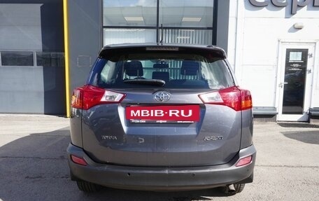 Toyota RAV4, 2015 год, 1 958 000 рублей, 6 фотография