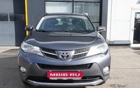 Toyota RAV4, 2015 год, 1 958 000 рублей, 2 фотография