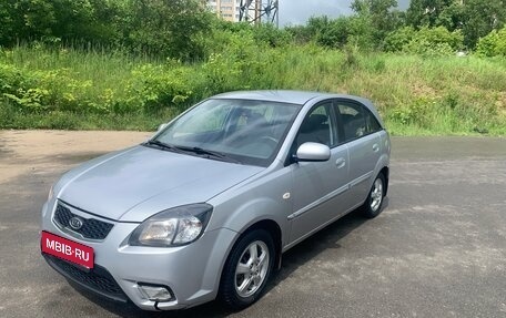 KIA Rio II, 2009 год, 380 000 рублей, 1 фотография