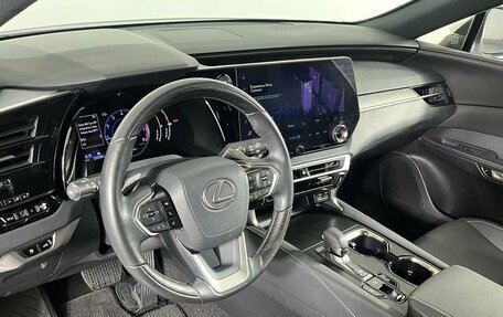 Lexus RX IV рестайлинг, 2022 год, 7 399 000 рублей, 12 фотография