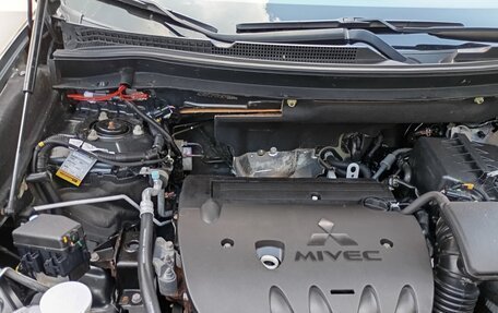 Mitsubishi Outlander III рестайлинг 3, 2019 год, 2 400 000 рублей, 10 фотография