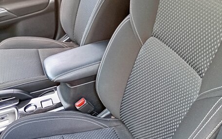 Mitsubishi Outlander III рестайлинг 3, 2019 год, 2 400 000 рублей, 15 фотография