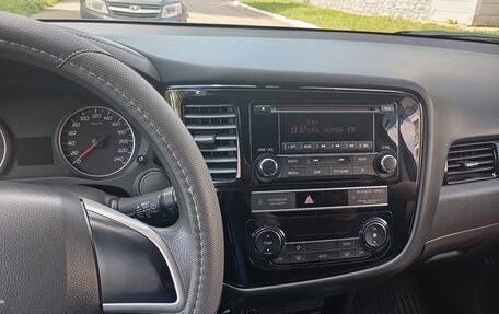 Mitsubishi Outlander III рестайлинг 3, 2019 год, 2 400 000 рублей, 18 фотография