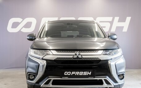 Mitsubishi Outlander III рестайлинг 3, 2018 год, 1 310 000 рублей, 3 фотография