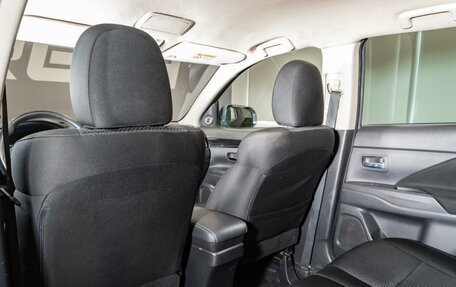Mitsubishi Outlander III рестайлинг 3, 2018 год, 1 310 000 рублей, 13 фотография