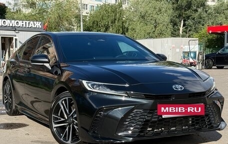 Toyota Camry, 2024 год, 3 200 000 рублей, 2 фотография