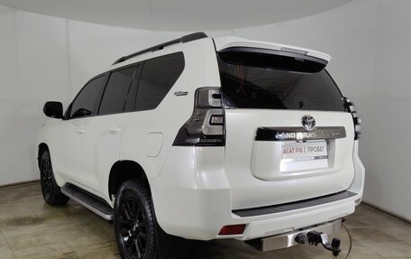Toyota Land Cruiser Prado 150 рестайлинг 2, 2021 год, 4 750 000 рублей, 5 фотография