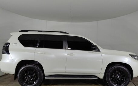 Toyota Land Cruiser Prado 150 рестайлинг 2, 2021 год, 4 750 000 рублей, 8 фотография
