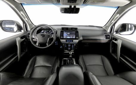 Toyota Land Cruiser Prado 150 рестайлинг 2, 2021 год, 4 750 000 рублей, 10 фотография