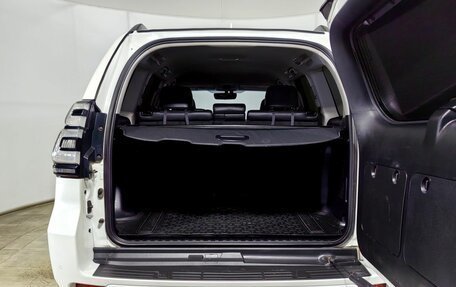 Toyota Land Cruiser Prado 150 рестайлинг 2, 2021 год, 4 750 000 рублей, 9 фотография