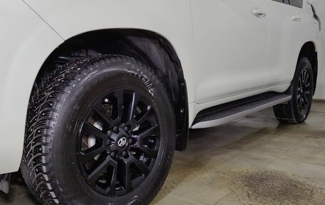 Toyota Land Cruiser Prado 150 рестайлинг 2, 2021 год, 4 750 000 рублей, 26 фотография