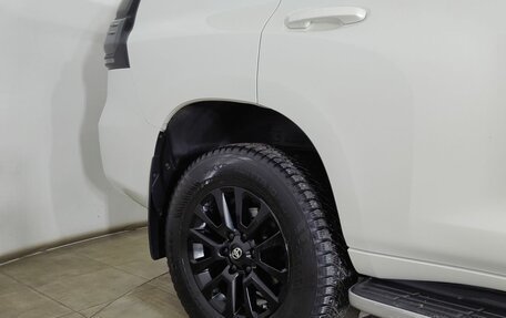 Toyota Land Cruiser Prado 150 рестайлинг 2, 2021 год, 4 750 000 рублей, 25 фотография