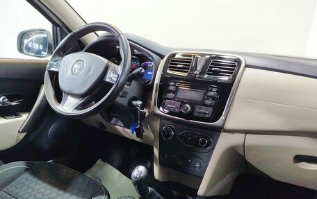 Renault Logan II, 2015 год, 890 000 рублей, 12 фотография
