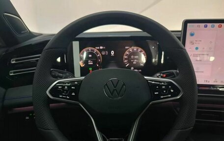 Volkswagen Tiguan II, 2026 год, 4 699 000 рублей, 13 фотография