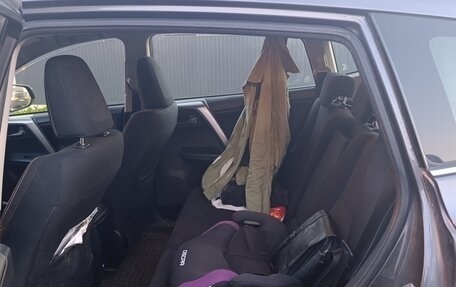 Toyota RAV4, 2016 год, 2 350 000 рублей, 12 фотография
