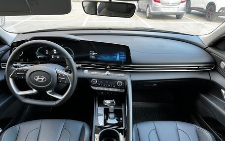 Hyundai Elantra, 2023 год, 11 фотография