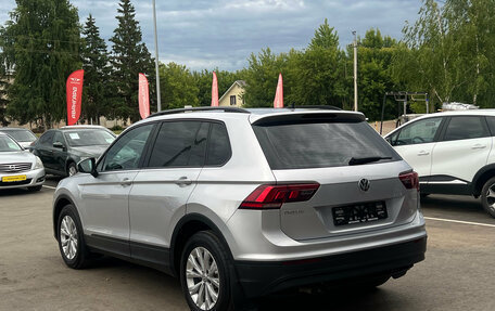 Volkswagen Tiguan II, 2018 год, 2 400 000 рублей, 5 фотография