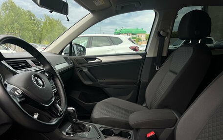 Volkswagen Tiguan II, 2018 год, 2 400 000 рублей, 13 фотография