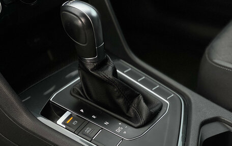 Volkswagen Tiguan II, 2018 год, 2 400 000 рублей, 18 фотография
