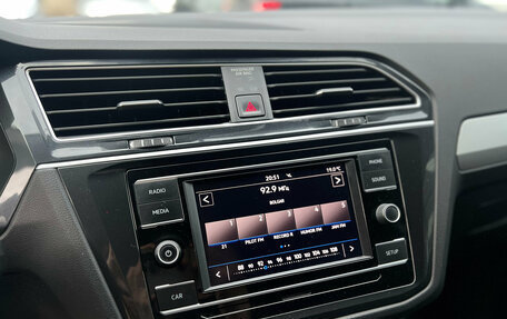 Volkswagen Tiguan II, 2018 год, 2 400 000 рублей, 21 фотография