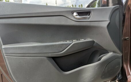Hyundai Solaris II рестайлинг, 2021 год, 1 675 000 рублей, 10 фотография