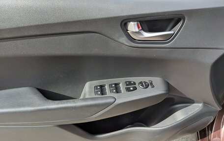Hyundai Solaris II рестайлинг, 2021 год, 1 675 000 рублей, 20 фотография
