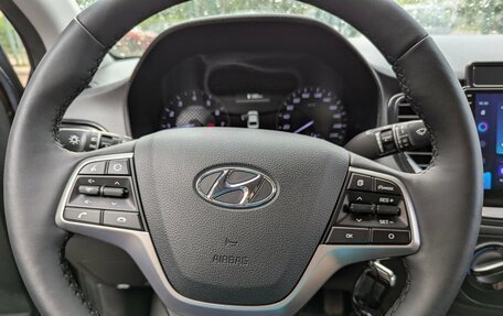 Hyundai Solaris II рестайлинг, 2021 год, 1 675 000 рублей, 16 фотография