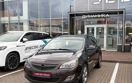 Opel Astra J, 2011 год, 681 000 рублей, 1 фотография