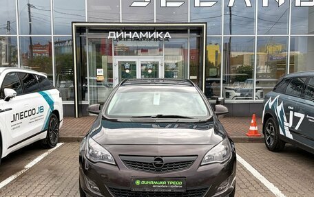 Opel Astra J, 2011 год, 681 000 рублей, 2 фотография