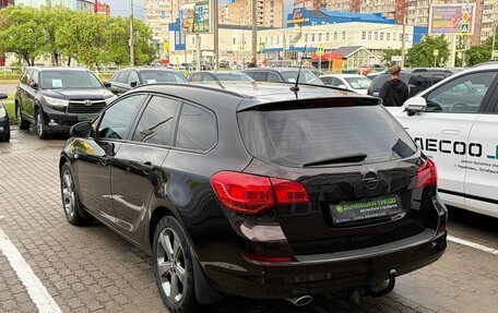 Opel Astra J, 2011 год, 681 000 рублей, 8 фотография