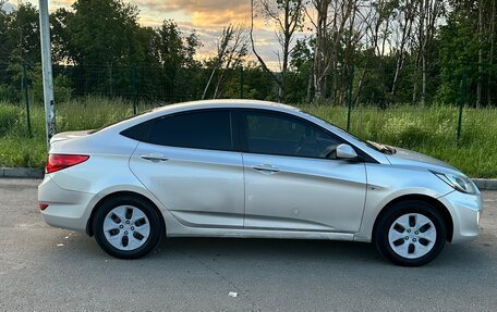 Hyundai Solaris II рестайлинг, 2011 год, 535 000 рублей, 3 фотография
