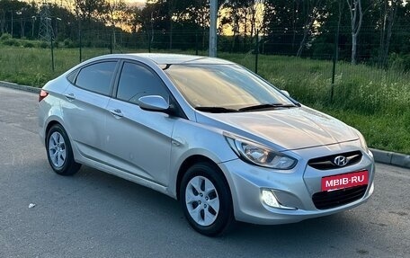 Hyundai Solaris II рестайлинг, 2011 год, 535 000 рублей, 2 фотография