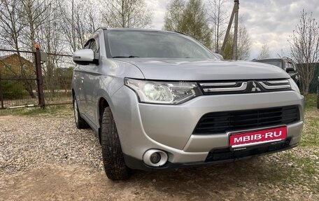 Mitsubishi Outlander III рестайлинг 3, 2012 год, 1 200 000 рублей, 1 фотография