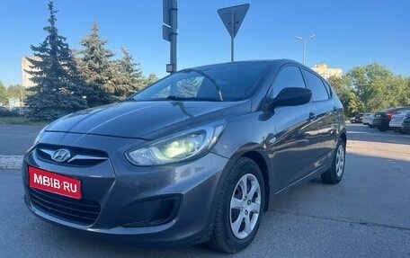 Hyundai Solaris II рестайлинг, 2014 год, 930 000 рублей, 1 фотография