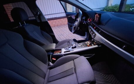 Audi A4, 2018 год, 2 500 000 рублей, 10 фотография