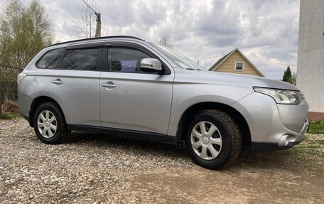 Mitsubishi Outlander III рестайлинг 3, 2012 год, 1 200 000 рублей, 8 фотография