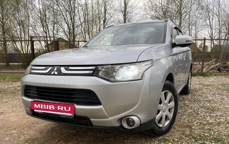 Mitsubishi Outlander III рестайлинг 3, 2012 год, 1 200 000 рублей, 2 фотография